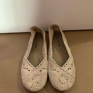Cream lace flats